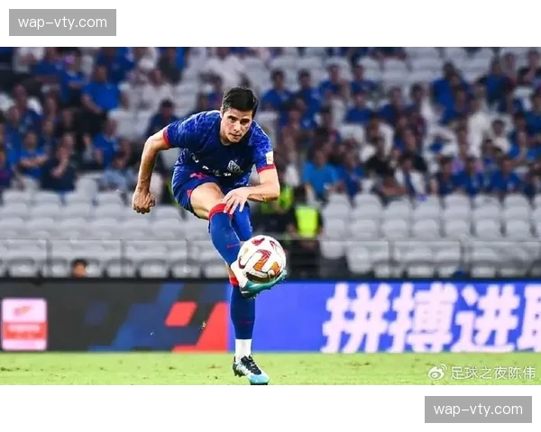 上海申花绍尔防守表现不佳 被过两次被迫犯规三次